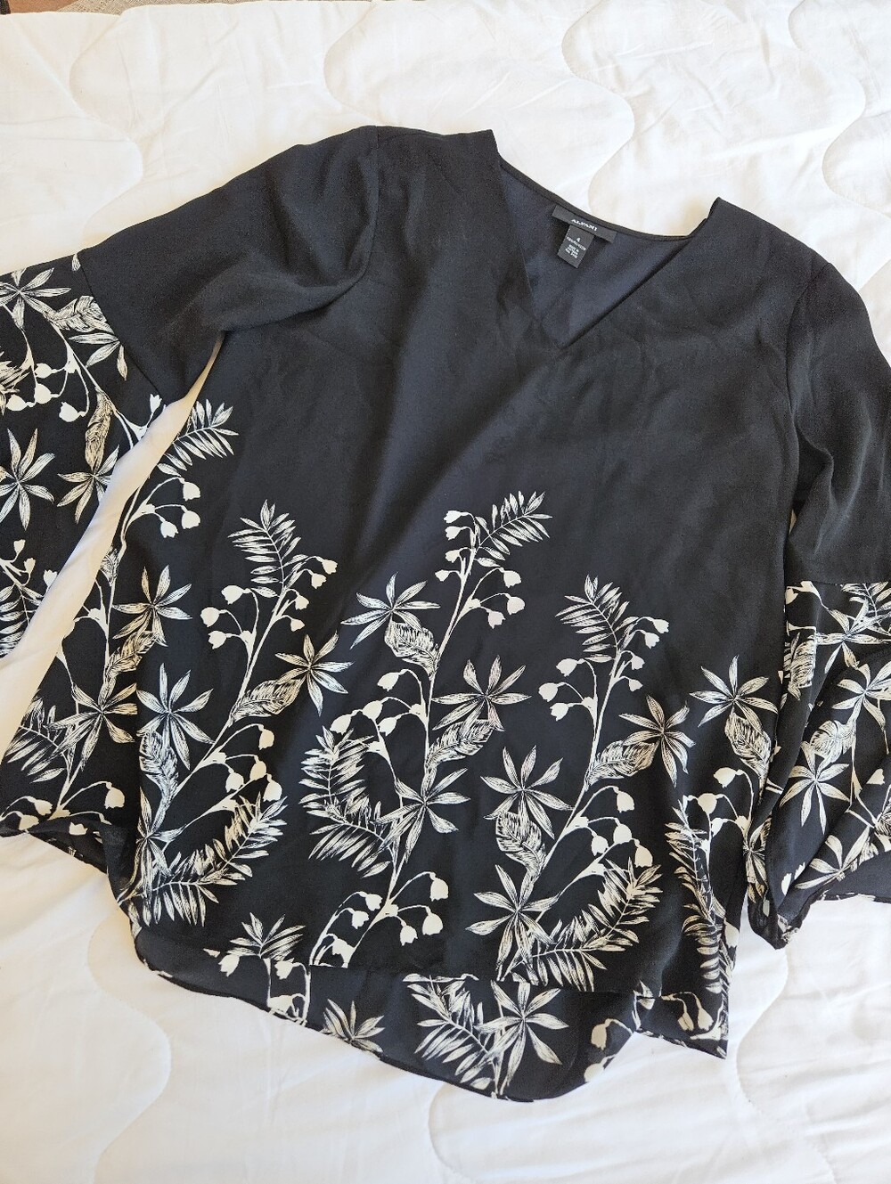 Alfani Black Blouse with Cream Floral Border Print Size 4
